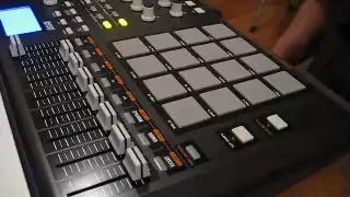 Equalibrum - Akai MPD32 Live Beat - Live Looping