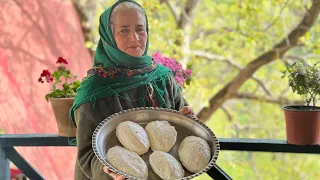 How to prepare organic cow's cheese with milk in the village