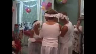 Приколы на свадьбе Танец маленьких лебедей