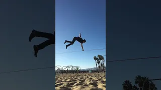 Landing on my tippy toes! #trickline #slackline #slacklife #santamonica #omb