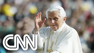 Papa Francisco diz que papa emérito Bento XVI está "muito doente" e pede orações | CNN NOVO DIA