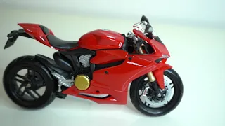 Unboxing Ducati 1199 Panigale 1/12 scale Die cast model Bike