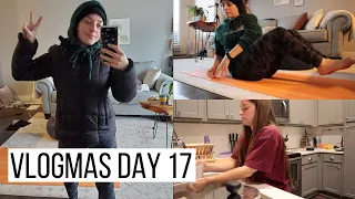 Clean with me, Book chat | VLOGMAS DAY 17