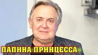 Оба сына сменили фамилию и даже отчество, а в дочери души не чает. Дети Юрия Стоянова