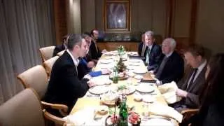 Кличко, Яценюк та Тягнибок зустрілися з сенатором Маккейном