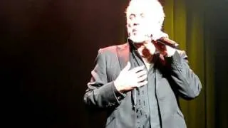 Tom Jones - Club Nokia 3.6.09 "200 Pounds of Heavenly Joy"