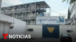 Liberan a un adolescente sospechoso de apuñalar 15 veces a su exnovia | Noticias Telemundo