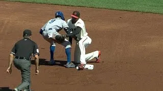 LAD@SF: Pickoff out overturned in the 1st