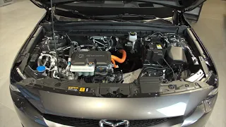 Mazda MX-30 - Tutorial 06 - Bedienungsanleitung Motorhaube öffnen & Flüssigkeiten nachfüllen