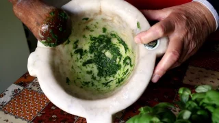 How to Make the Perfect Pesto | Pasta Grannies