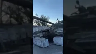 Ukrainian troops capture Russian T-80 tank in Donetsk region
