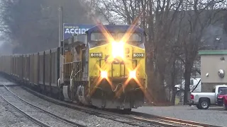 CSX 503 and UP 5559 Lead an Empty Coke Train in the Rain on 1/27/18