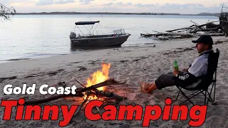 TINNY CAMPING the GOLD COAST - Catch fish and cook it on the fire.