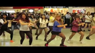 Gangnam Style Flashmob at Square 2 (Singapore)