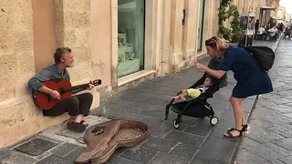 Glen Hansard busking in Noto, Sicily, and singing "Her Mercy" for Illès Gennaro