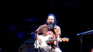 Eddie Vedder - Needle and the Damage Done - Melbourne