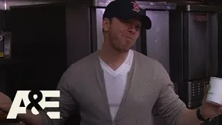 Wahlburgers: Kitchen Knowledge - Getting Panned (Season 2, Episode 9) | A&E