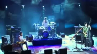 John Butler Trio - Treat Yo Mama (live at red rocks)