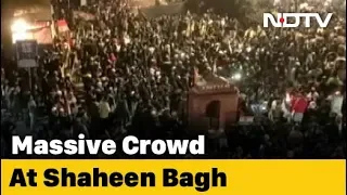 Massive Crowd, Multi-Faith Prayer At CAA Protest In Delhi's Shaheen Bagh