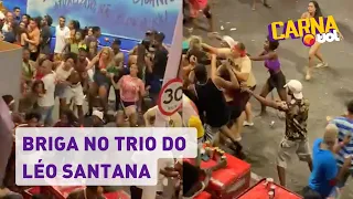 Trio do Léo Santana tem briga generalizada na saída; foliões trocam agressões