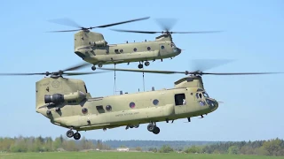 CH-47 Chinook helicopter Lifts a Massive M777 Howitzer