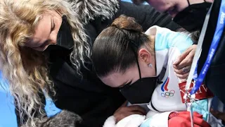 Kamila Valieva breaks down in tears she falls multiple times finishes in 4th place Beijing 2022