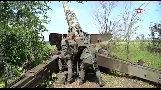 Powerful Towed Field gun 152mm 2A36 Giatsint-B "Hyacinth" of DPR Forces in action towards Avdiivka.