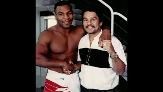Mike Tyson with Roberto Duran | April 7 2022 #boxing #shorts #miketyson