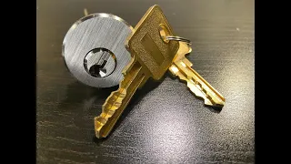 [1] NoName Twin Row Chinese Lock - Pick and Gut (Disappointing Assa twin clone)