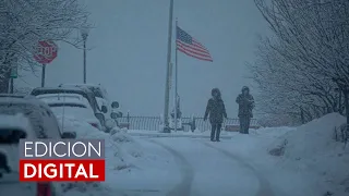 Varios muertos y apagones masivos: más de la mitad de EEUU enfrenta una tormenta invernal