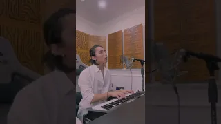 Sơn Tùng MTP để Tóc Dài Đánh Piano Cover Bài Hạnh Phúc Mới Phim Chàng Trai Năm Ấy