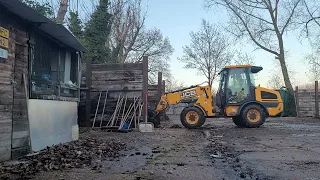 JCB TM180 moving zoo poo