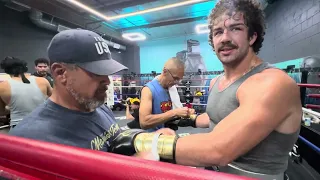 RICHARD TORRES SECONDS AFTER SPARRING ZURDO RAMIREZ - ESNEWS BOXING