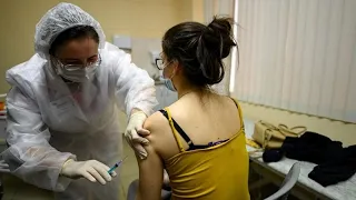 Zajlik a Szputnyik 5-ös vakcina beadása Oroszországban