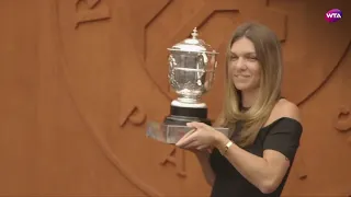 Roland-Garros - The 2018 French Open: Simona Halep | Trophy photoshoot (VIDEO)