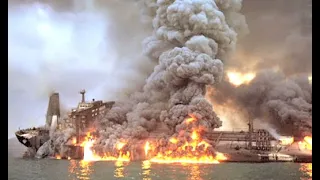 Top 10 Large Oil Tanker Ships Crash During After Extreme Waves In Storm & Scary Fire