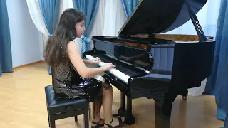 Анастасия Духанина,  11 лет, Н. Торопова "Вальс- пушинка" (фортепиано)