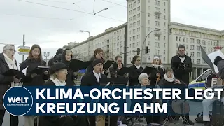 MUSIKALISCHE KLEBER-BLOCKADE: Klima-Aktivisten legen Kreuzung in Berlin-Friedrichshain lahm