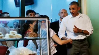 Obama visits Vietnam, eats with the only available expert on Vietnamese food, Anthony Bourdain