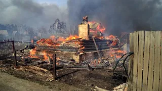 Жуткий пожар уничтожил более десяти домов в Курганской области