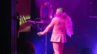 Robbie Williams, "Swings Both Ways," (partial) 3/8/19 Las Vegas