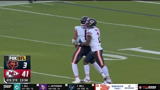 DJ Moore Helps Justin Fields Recieve Attention After Injury