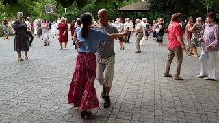 Танцы для тех, кому за 50. Гидропарк .Киев.