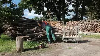 UNI SÄGEBOCK - Teil 2 - Brennholz sägen schneiden