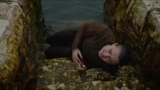 Arya crawls out of river - Game of Thrones S06E07