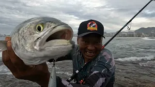 PESCARIA DE ANCHOVA COM ISCA JUANA S140 GUARAPARI ES PESCARIA