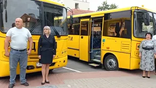Получение новых школьных автобусов