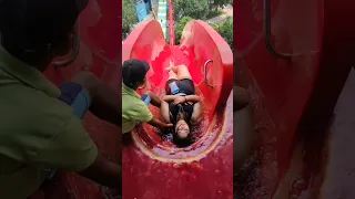 Wet N Joy water 😱splash on people heavy water flow slide #waterpark #atlanticwaterparkdelhi