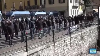 Dongo, saluti romani alla commemorazione fascista sul lago di Como. L'Anpi contesta