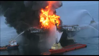 Нефтяная вышка горит в открытом море  Авария, ДТП, страшное видео, автокатастрофа, много смертей